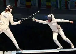 开云体育app中国-击剑夜战:齐鲁银狐队淘汰对手祁连猎隼队,临门一脚致胜传控打穿防线